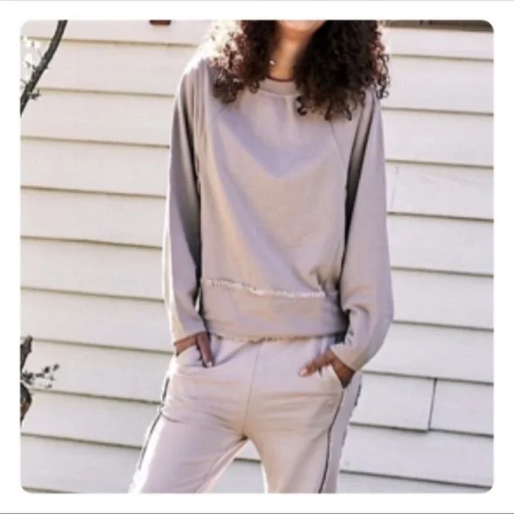 Free People WHERE THE WIND BLOWS 2 PIECE PULLOVER AND JOGGERS SET SIZE SMALL NWT - Picture 3 of 11